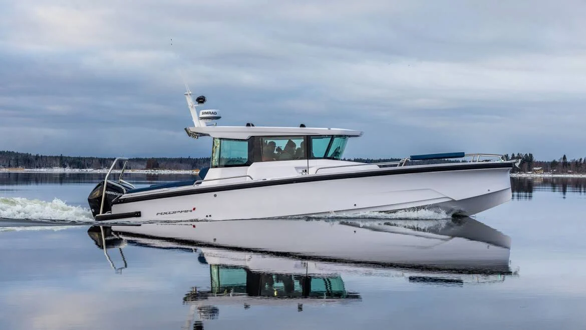 Axopar 29 XC Cross Cabin denizde